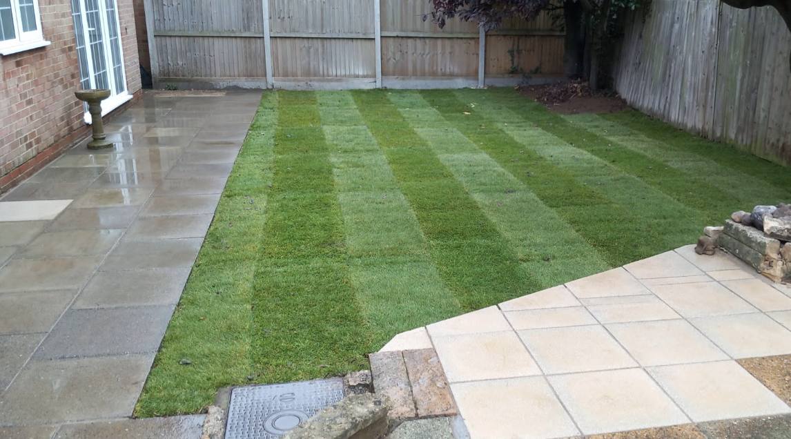 New light porcelain patio with steps in Kent